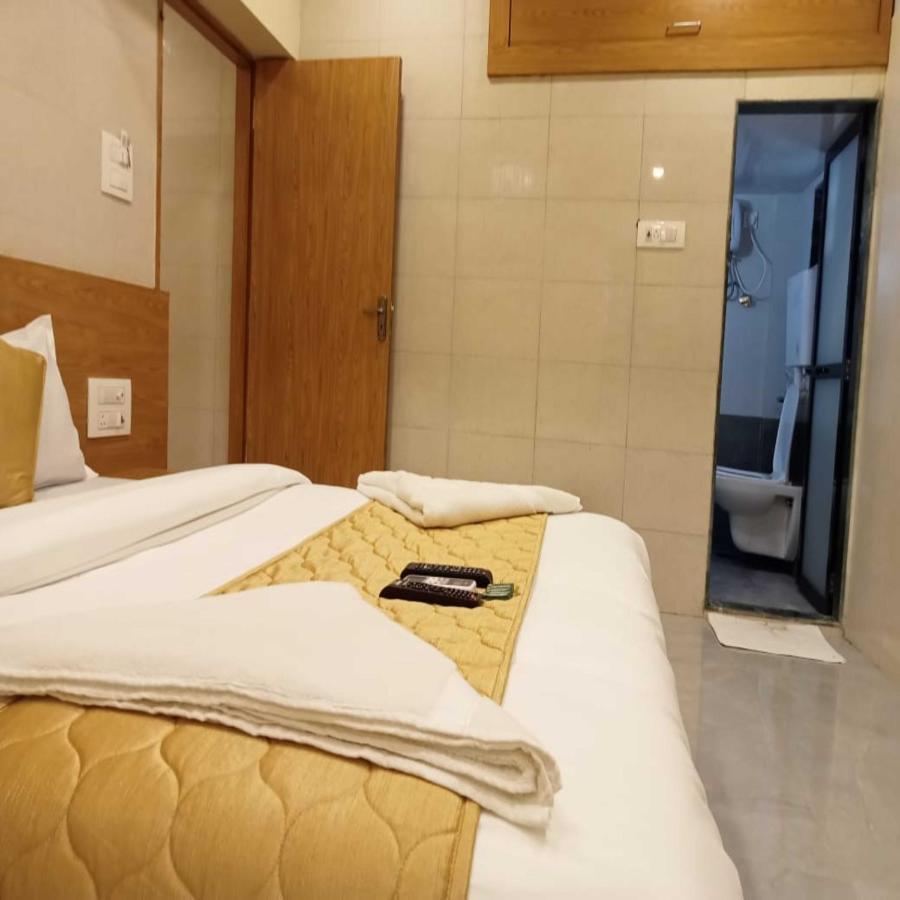 Hotel New Sarah Inn, Andheri West Bombay Eksteriør billede