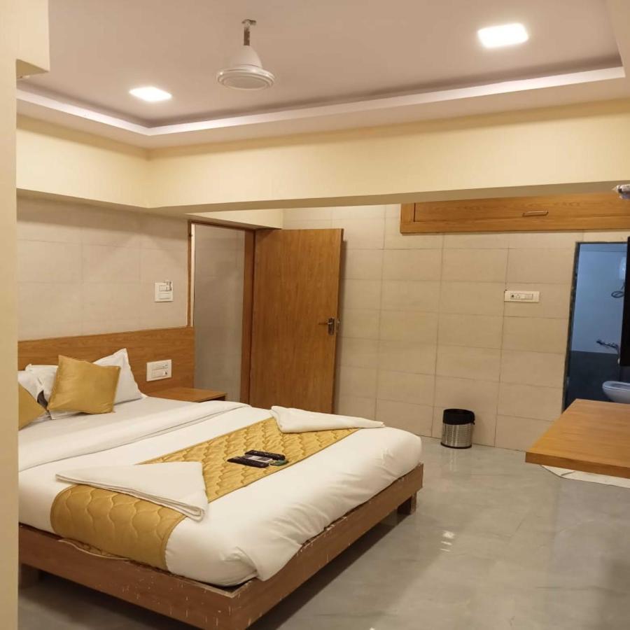 Hotel New Sarah Inn, Andheri West Bombay Eksteriør billede